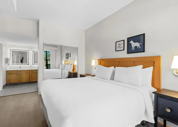 Sonesta Es Phoenix 3*