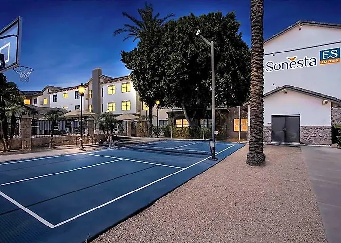 Sonesta Es Phoenix Hotel 3*
