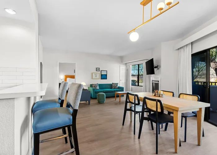 Sonesta Es Phoenix Hotel 3*